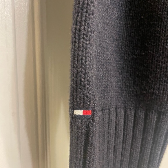 Tommy Hilfiger sweater - Picture 5 of 5